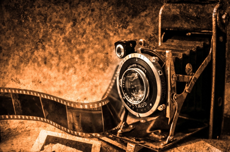 photographe-LE CANNET-min_light-wood-night-camera-photography-vintage-1245236-pxhere.com